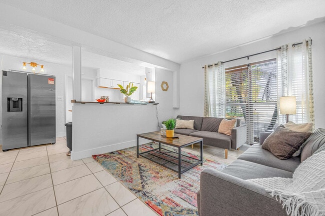 3524 S Atlantic Ave in Cocoa Beach, FL - Foto de edificio - Building Photo