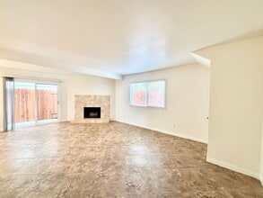 114 Eagle Rock Ave in Oxnard, CA - Building Photo - Building Photo