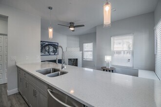 486 9th Ave N, Unit 486 in St. Petersburg, FL - Building Photo - Building Photo