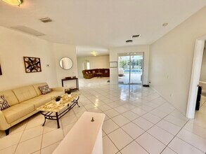 541 NW Pine Sap Pl in Jensen Beach, FL - Building Photo - Building Photo