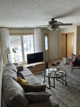 1238 Larkspur Ln in Waconia, MN - Foto de edificio - Building Photo