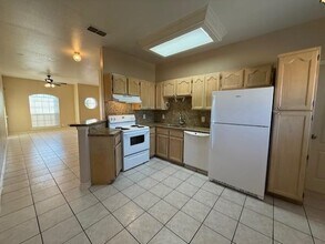 1420 Musser St in Laredo, TX - Building Photo - Building Photo