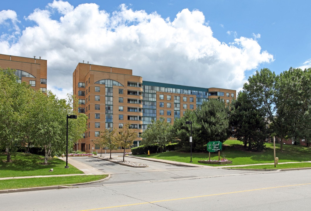 Emerald Point in Pickering, ON - Building Photo