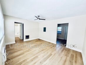 105 7th Ave N in St. Petersburg, FL - Foto de edificio - Building Photo