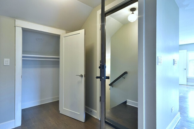 296 N Maple Ave in Elmhurst, IL - Building Photo - Building Photo