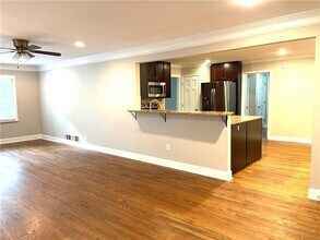 5045 Spalding Dr in Atlanta, GA - Building Photo - Building Photo