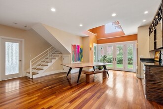 20 Webster Ct in Newton, MA - Building Photo - Building Photo