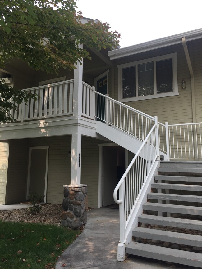 509 State St in Eagle, ID - Foto de edificio - Building Photo