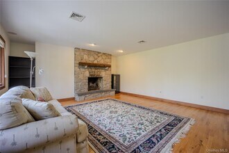 19-21-21 Lamela Dr in Marlboro, NY - Building Photo - Building Photo