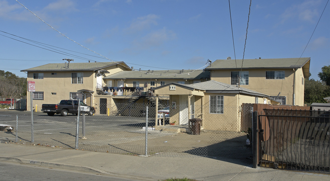 417 Verde Ave in Richmond, CA - Foto de edificio