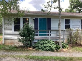 905 Montreat Rd in Black Mountain, NC - Building Photo