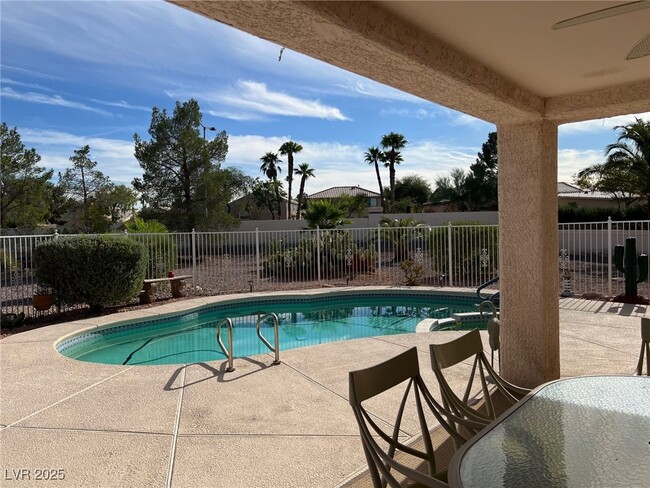 property at 2404 Floyd Ct