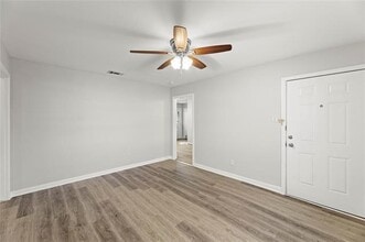 1406 Ridgeview St in Mesquite, TX - Building Photo - Building Photo