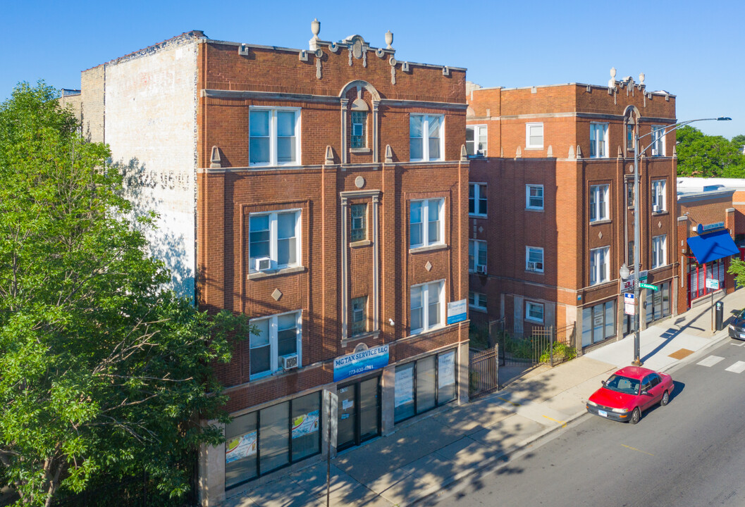 KPP Belmont in Chicago, IL - Foto de edificio