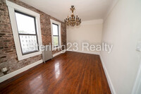 4218 34th Ave, Unit 3 in Long Island City, NY - Building Photo - Building Photo