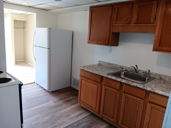 1322 W Main St, Unit 6 in Grove City, PA - Building Photo - Building Photo