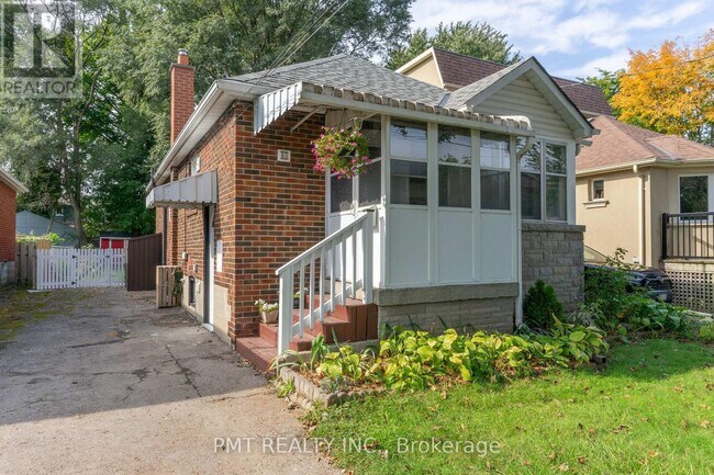 property at 80 Queens Ave
