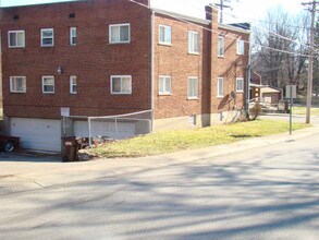 3800 Woodford Rd in Cincinnati, OH - Building Photo - Building Photo