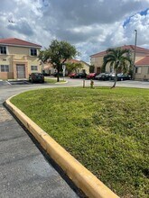 240 NW 114th Ave in Miami, FL - Building Photo - Building Photo