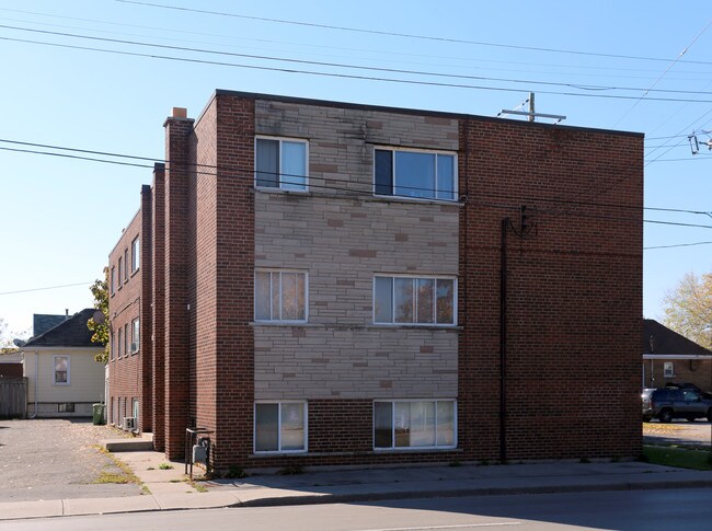 298 Fairfield Ave in Hamilton, ON - Building Photo - Building Photo