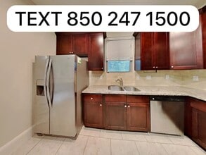 3405 Hampshire St in Pearland, TX - Building Photo - Building Photo