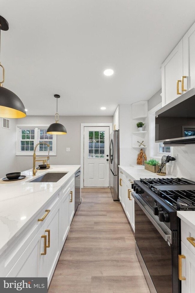 2306 Mary Baldwin Dr in Alexandria, VA - Building Photo - Building Photo