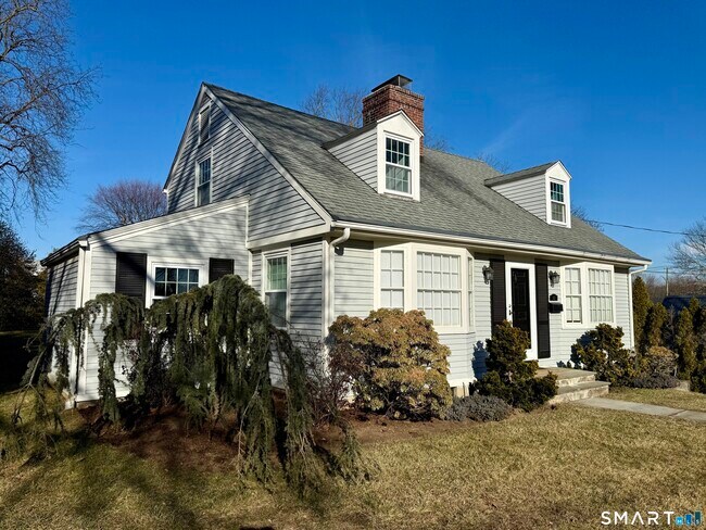 16 Killian Ave in Trumbull, CT - Building Photo - Building Photo