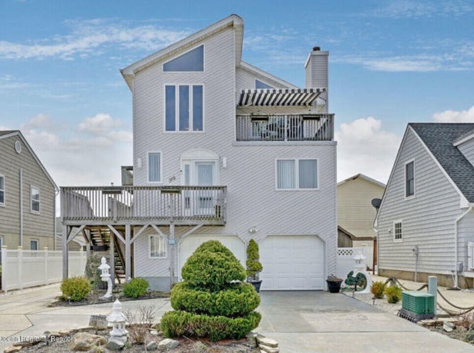 315 Gerrard Ave in Seaside Park, NJ - Building Photo