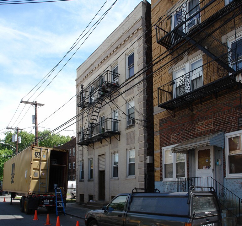 305 Oliver St in Newark, NJ - Foto de edificio