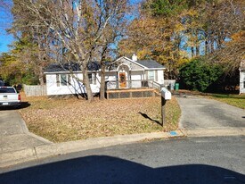 3936 Trescott Ct in Charlotte, NC - Building Photo