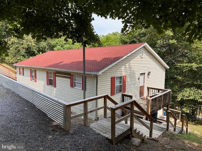 property at 30 Westridge Ct