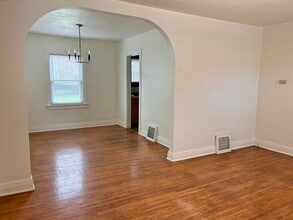 254 Edward St in Sycamore, IL - Building Photo - Building Photo