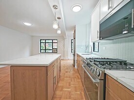 100 Remsen St in Brooklyn, NY - Building Photo