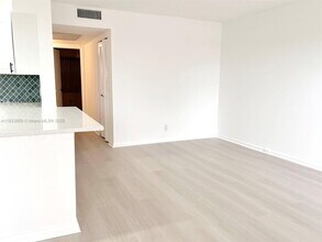 3007 Hythe A in Boca Raton, FL - Building Photo - Building Photo