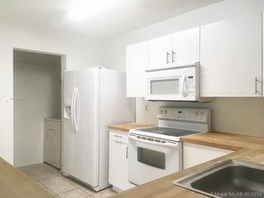 11229 W Atlantic Blvd-Unit -203 in Coral Springs, FL - Building Photo - Building Photo