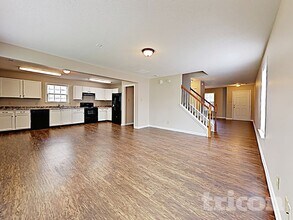 8627 Panglemont Drive in Charlotte, NC - Foto de edificio - Building Photo