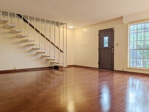 3108 Vossdale Rd in Houston, TX - Foto de edificio - Building Photo
