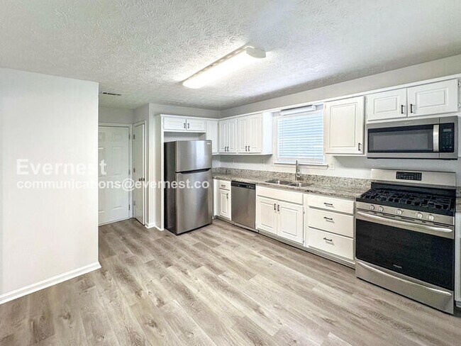 229 Pebble Creek Dr in Mcdonough, GA - Foto de edificio - Building Photo