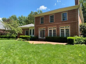 4371 Olmsted Rd in New Albany, OH - Building Photo - Building Photo