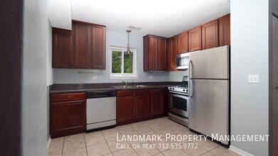 2250 Abbeywood Dr in Lisle, IL - Building Photo - Building Photo