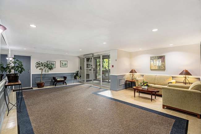 109 King St E photo'