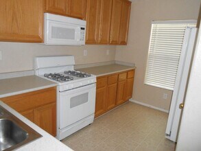 4212 Haven Hurst Ct in Las Vegas, NV - Building Photo - Building Photo