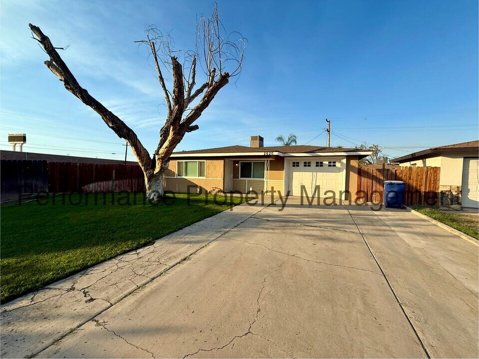 2620 Miria Dr in Bakersfield, CA - Building Photo