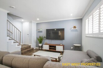 1430 S Point View St in Los Angeles, CA - Building Photo - Building Photo