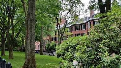 2 Louisburg Sq Unit #4/5 in Boston, MA - Foto de edificio - Building Photo