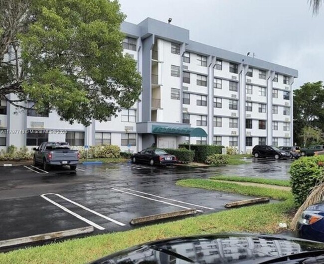 property at 2501 Riverside Dr