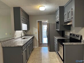 300 N Oxford Cir in Meridianville, AL - Building Photo - Building Photo