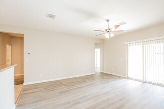 4887 S 245th Ln in Buckeye, AZ - Foto de edificio - Building Photo