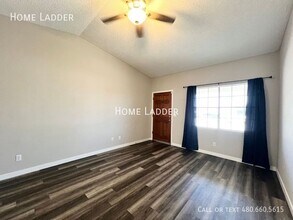 2929 E Broadway Rd in Mesa, AZ - Building Photo - Building Photo