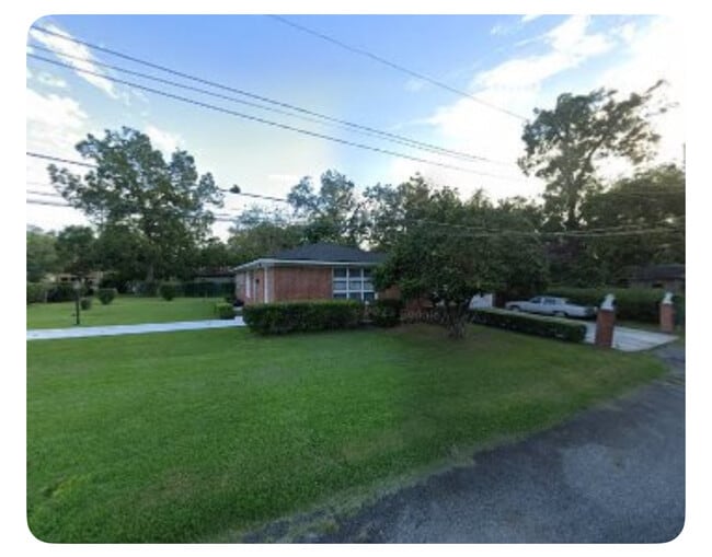 property at 801 S Walker St